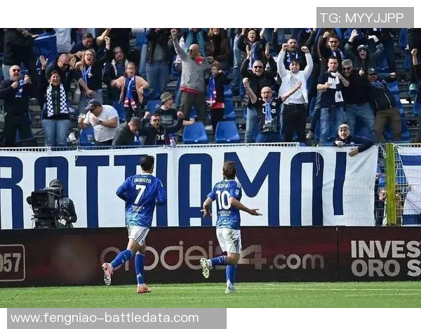 那不勒斯狂胜波尔图五球争议判罚引发全场热议