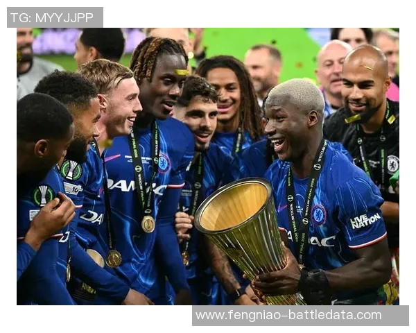 欧联杯精彩对决切尔西与曼联战成平局绝杀瞬间引发全场狂欢