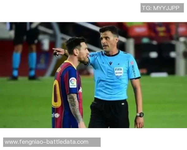 国王杯曼联逆转AC米兰神扑成焦点争议判罚引发热议